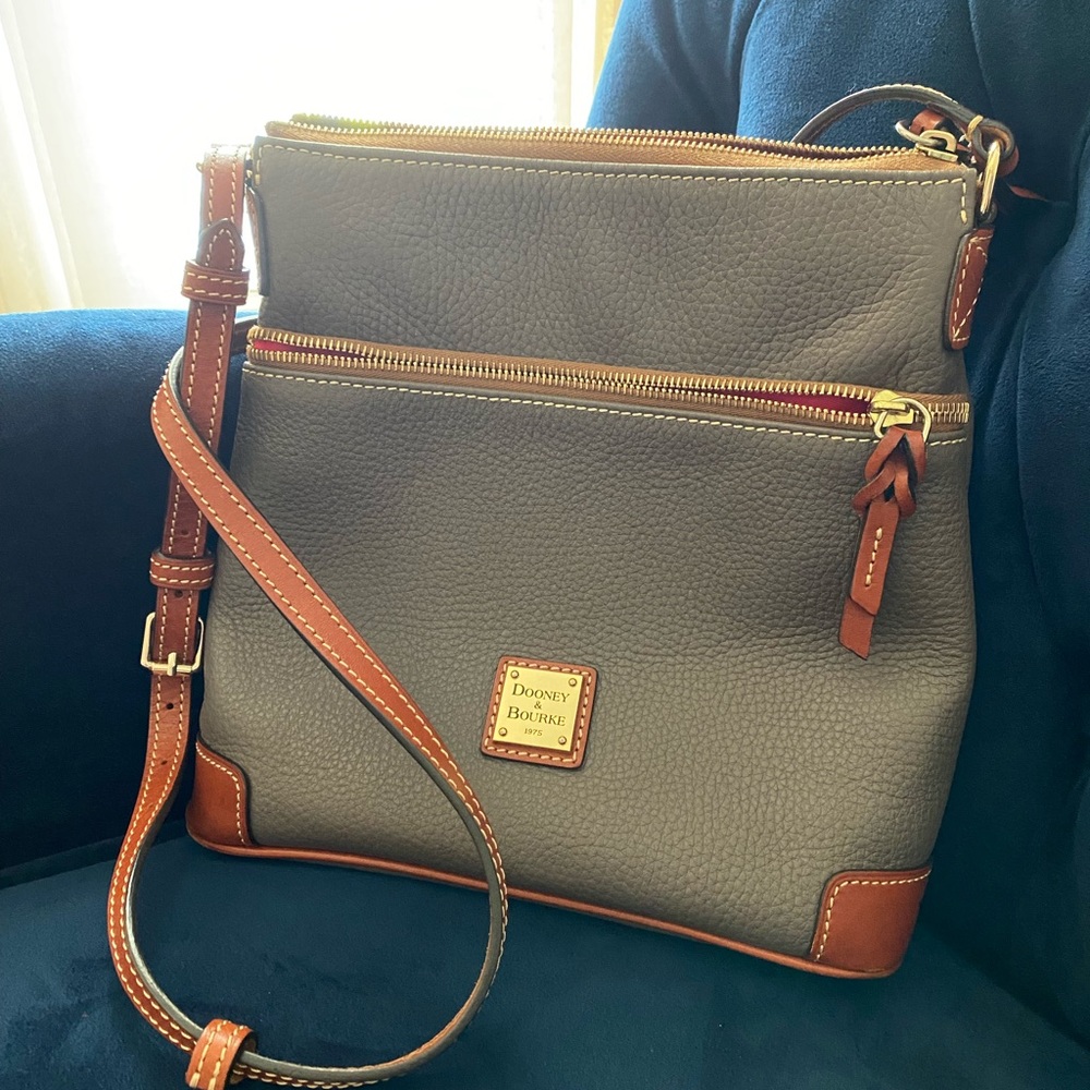 🩷 DOONEY & BOURKE CROSSBODY